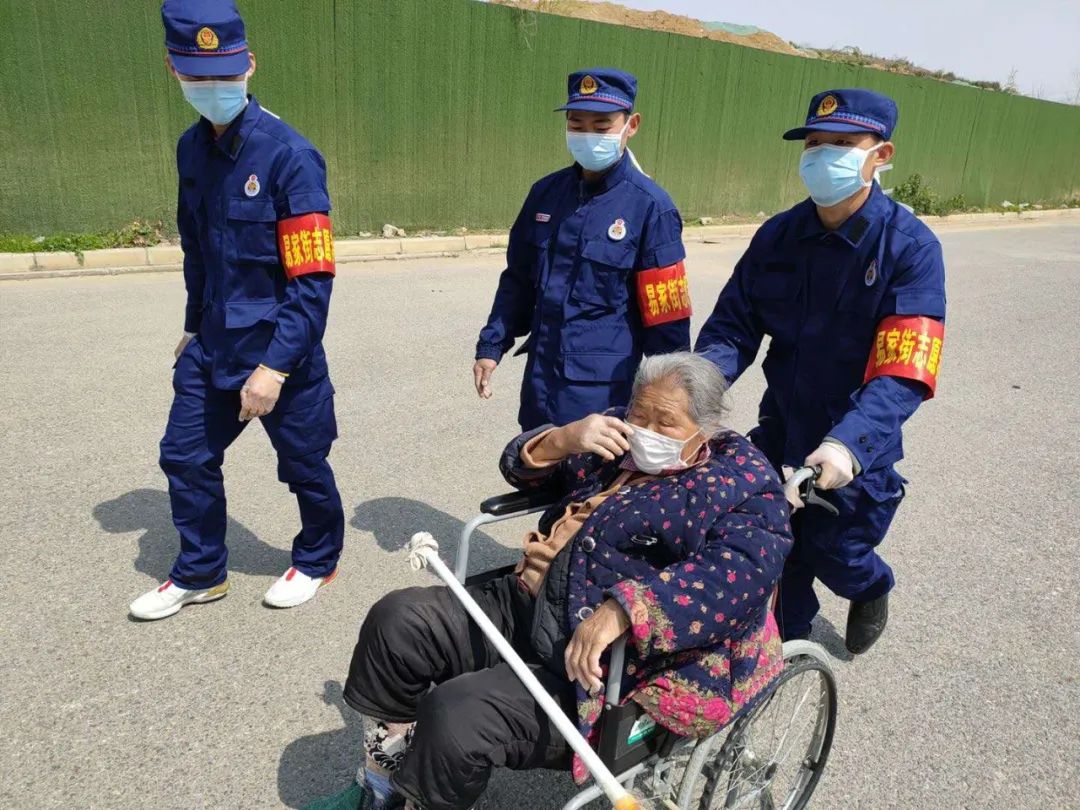 火焰蓝扛起一线防疫消杀大旗,援汉火焰蓝温暖硚口战疫