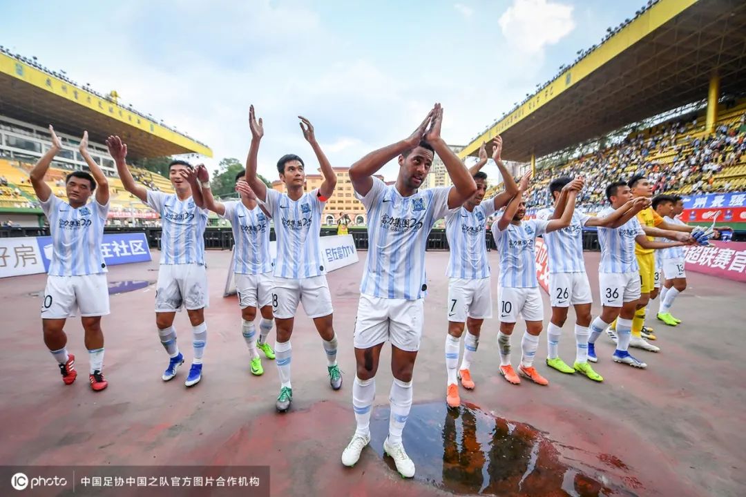 ICTalk|拍摄一场国足比赛,我要按4000次快门