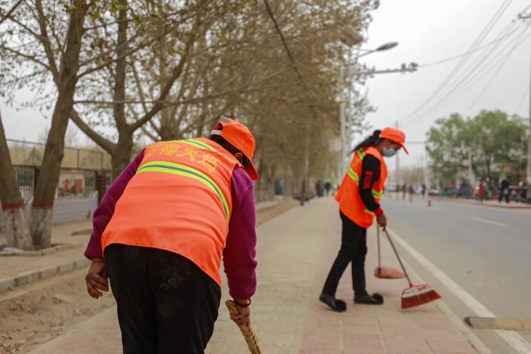 运送物资,化解纠纷,治安巡逻……这群“石榴大妈”很“吸粉”!