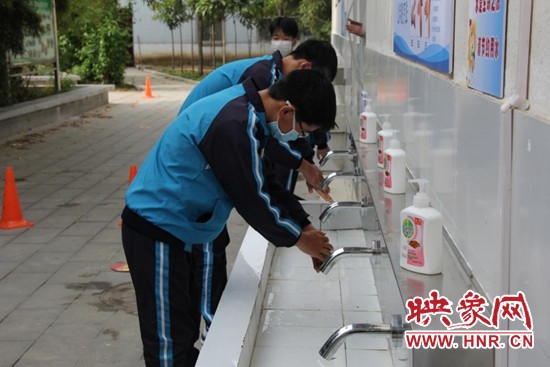 漯河二中:充分做好防疫准备迎接初三复课