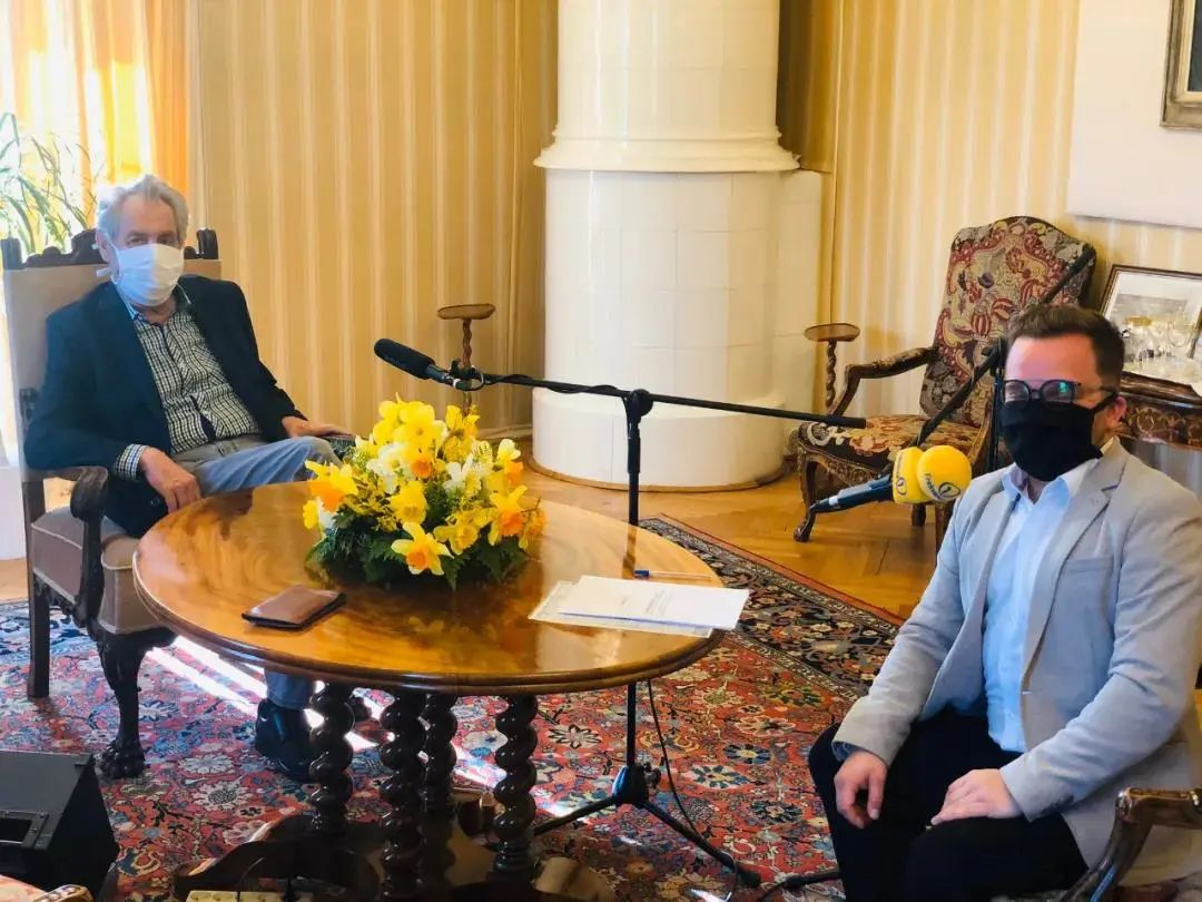 李文亮等33人被追授“中国青年五四奖章”|疫情3分钟