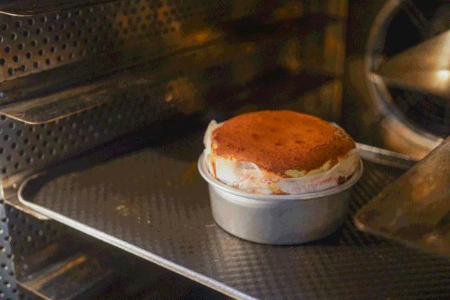 电饭锅芝士蛋糕最简单的做法,教你做现在超火的芝士蛋糕