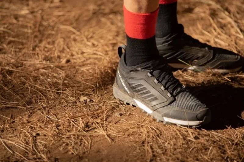 迪卡侬129元通勤鞋,迪卡侬1000预算搞定登山装备