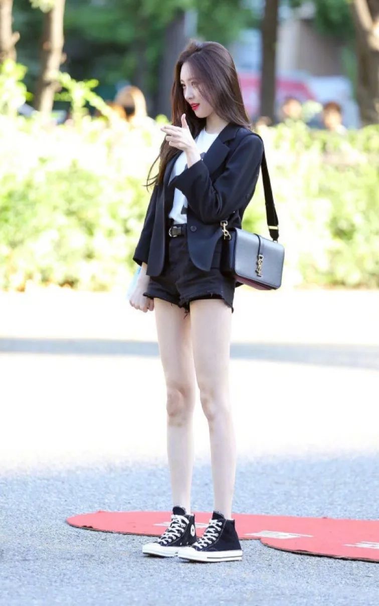 宣美出道时的视频,宣美入驻抖音账号