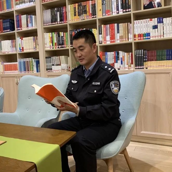 公安奋斗的青春最美丽演讲稿,征文稿奋斗的青春最美丽