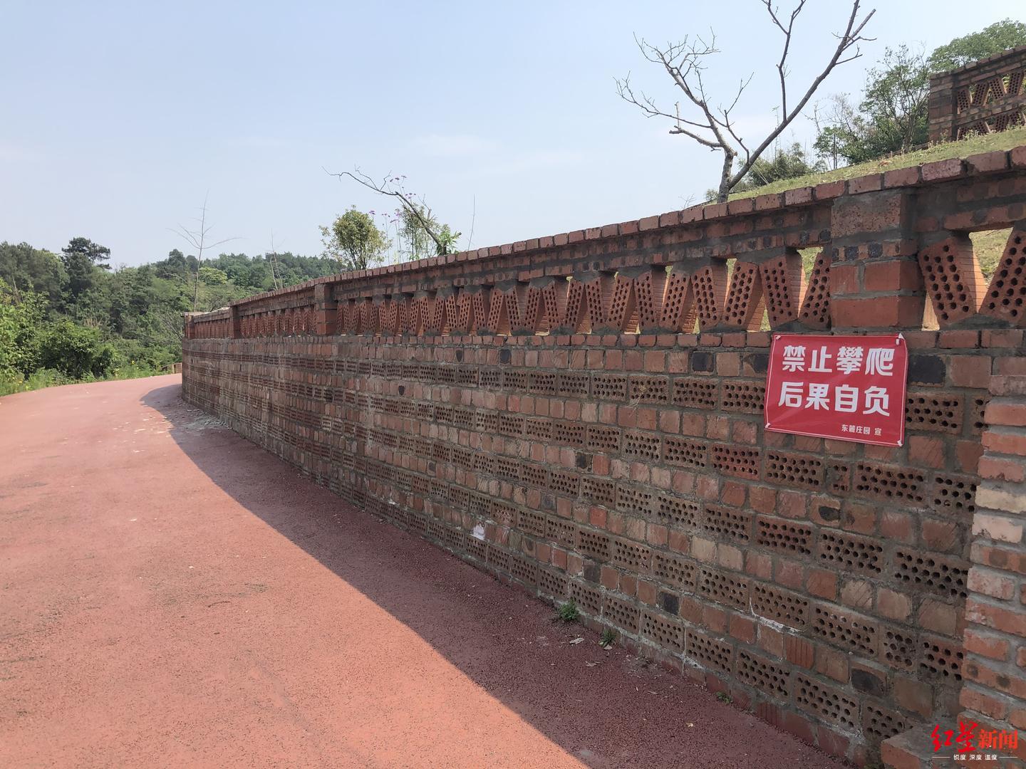 小孩在自助餐厅摔伤谁负责,孩子在餐厅滑梯受伤怎么维权