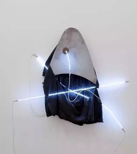 “贫穷艺术”创始人切兰特因新冠去世，这个并不贫穷的艺术运动为何伟大？