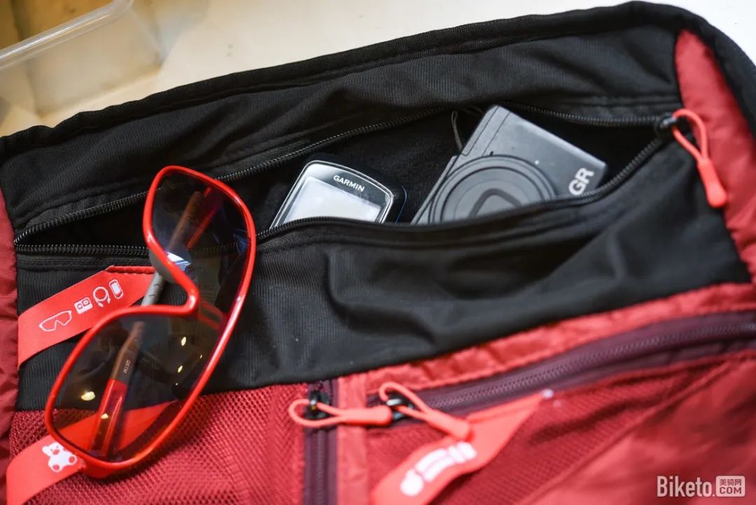 迪卡侬xc骑行背包,迪卡侬骑行背包推荐公路车