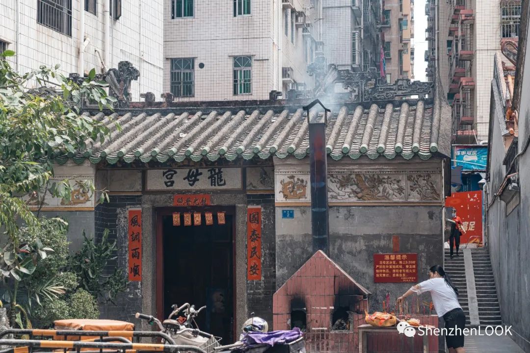 look这是什么牌子的包包,严浩翔说look这是tnt什么舞台