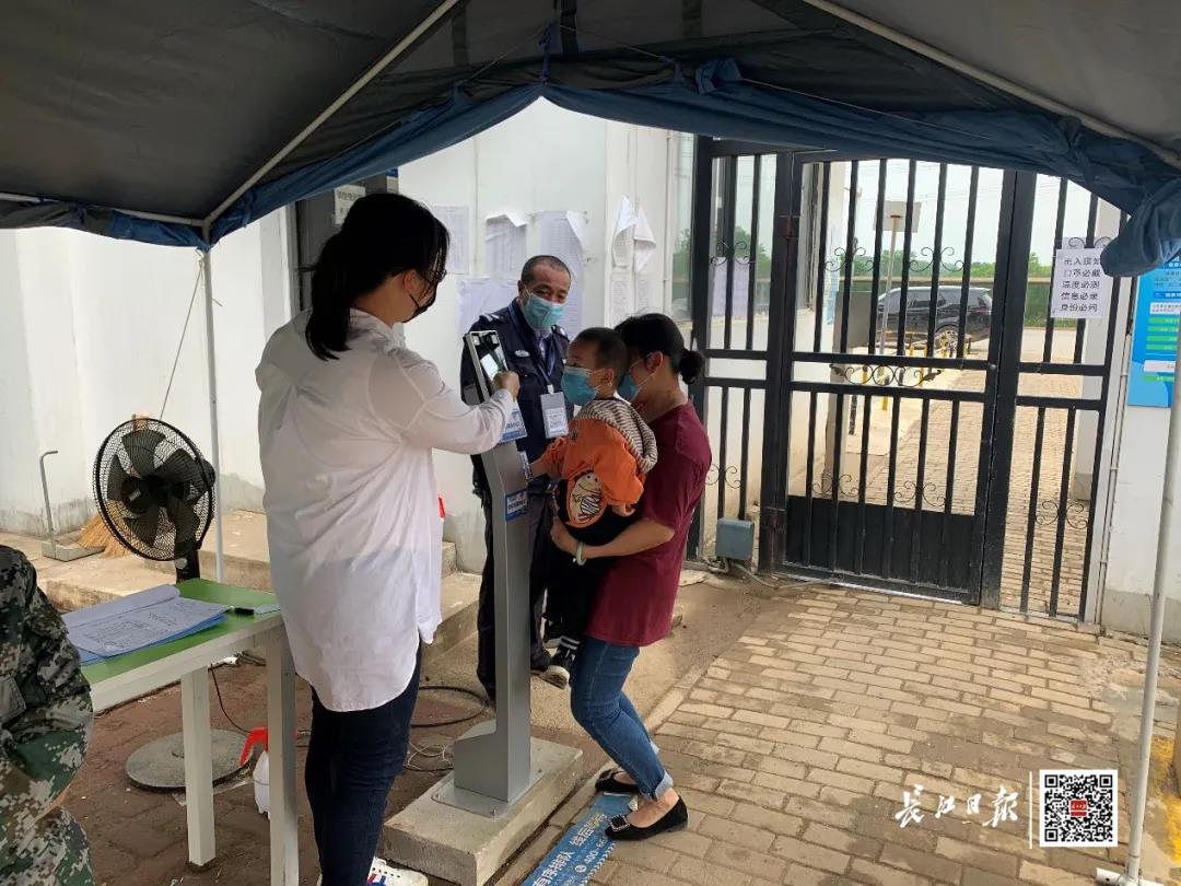 不发通知、不打招呼，武汉各区督查干部突击检查社区防控