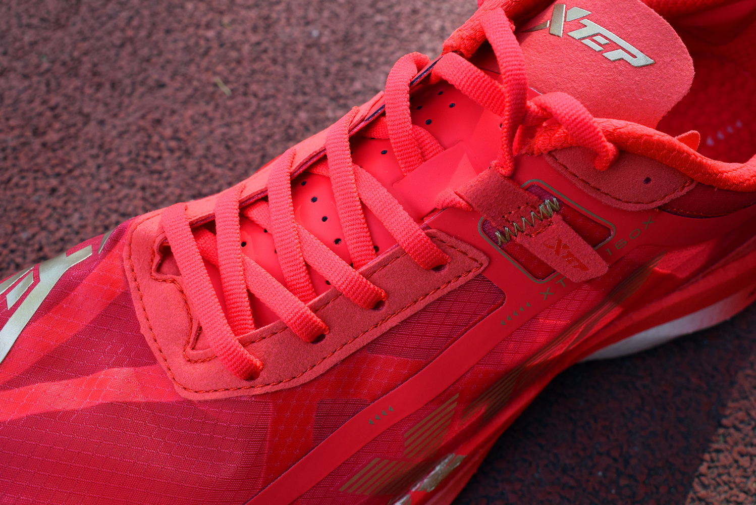 新势力跑鞋测评,飞飚future1.5和特步160x3.0pro选哪个