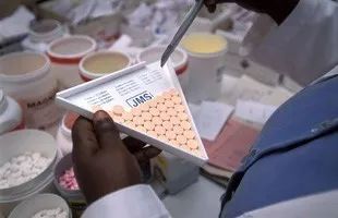 历史|艾滋病：始于恐慌终于关怀