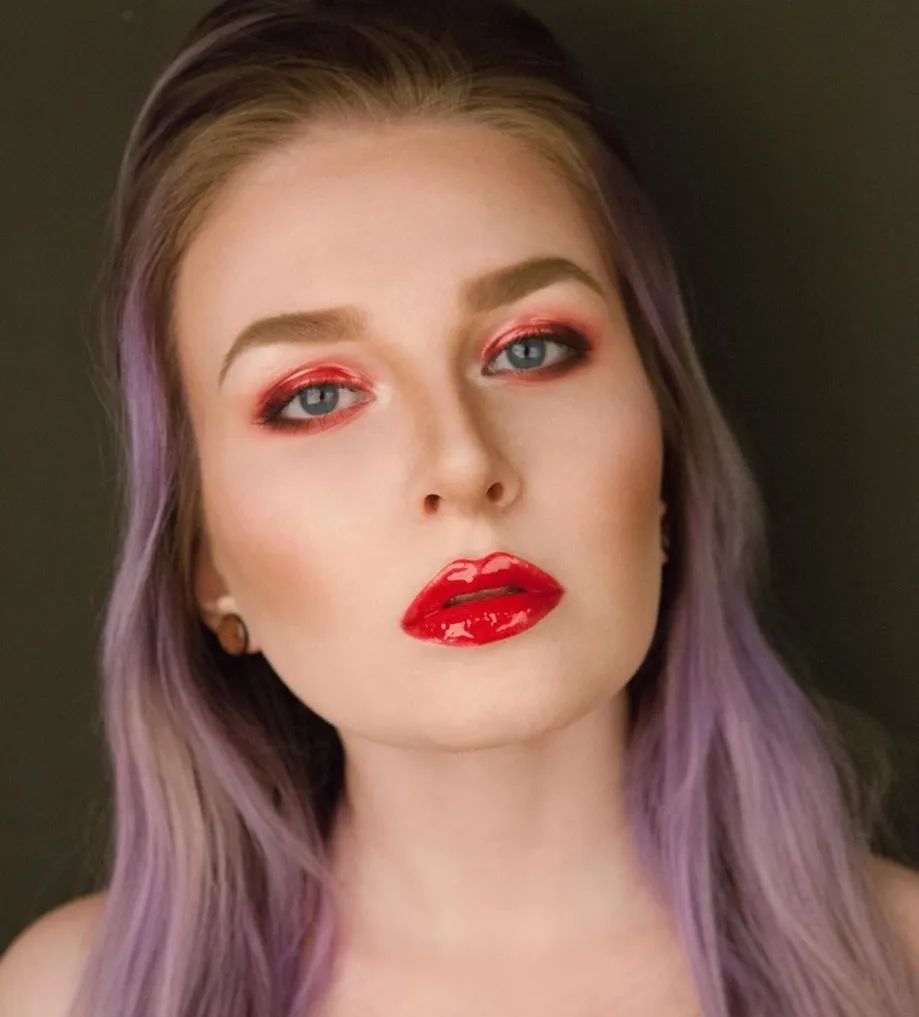 种草鹅｜今年配小裙子最好看的“玻璃唇”来了