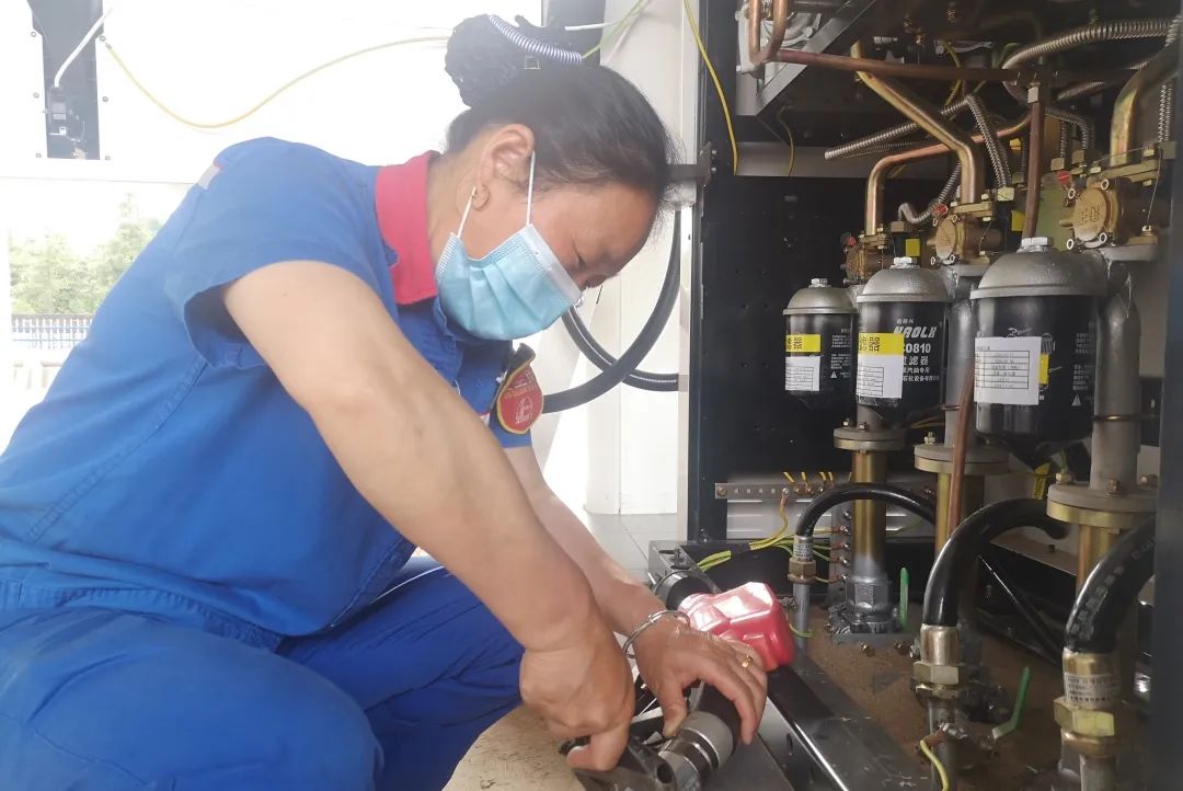 110吗？我加完油把油枪也带走了，咋办？