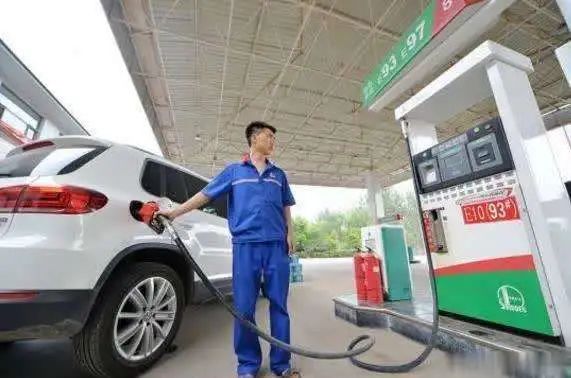 110吗？我加完油把油枪也带走了，咋办？