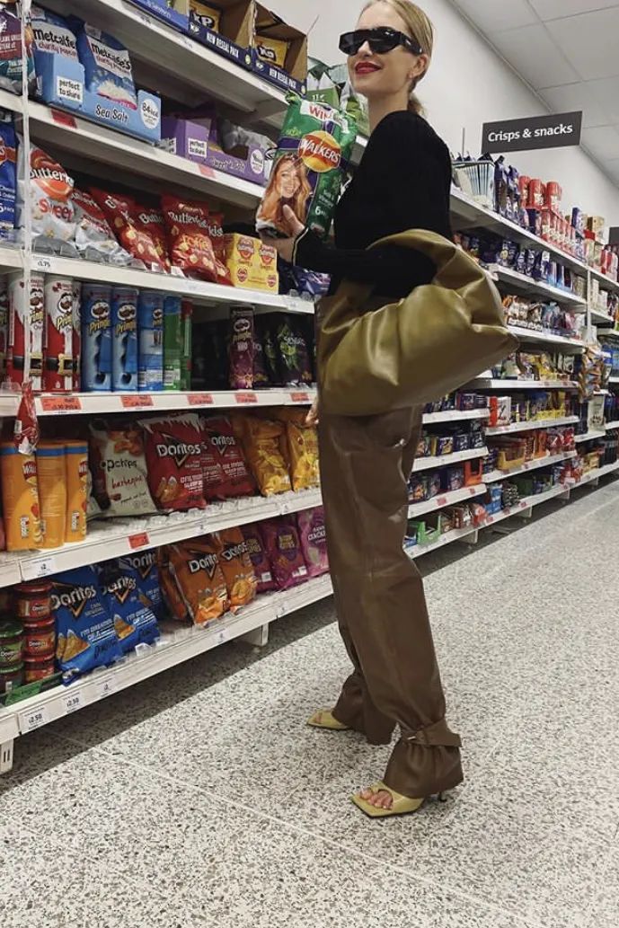 我终于等到了阔腿裤不再时髦的这一天…