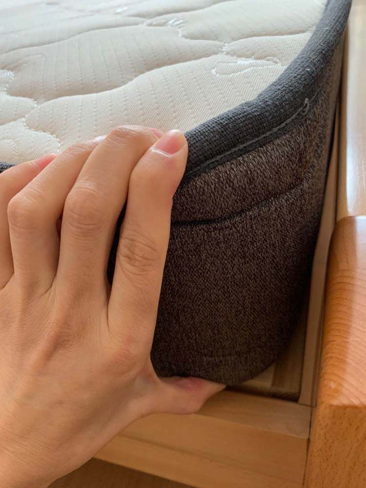 新床垫底部被磨坏,新床垫凹陷