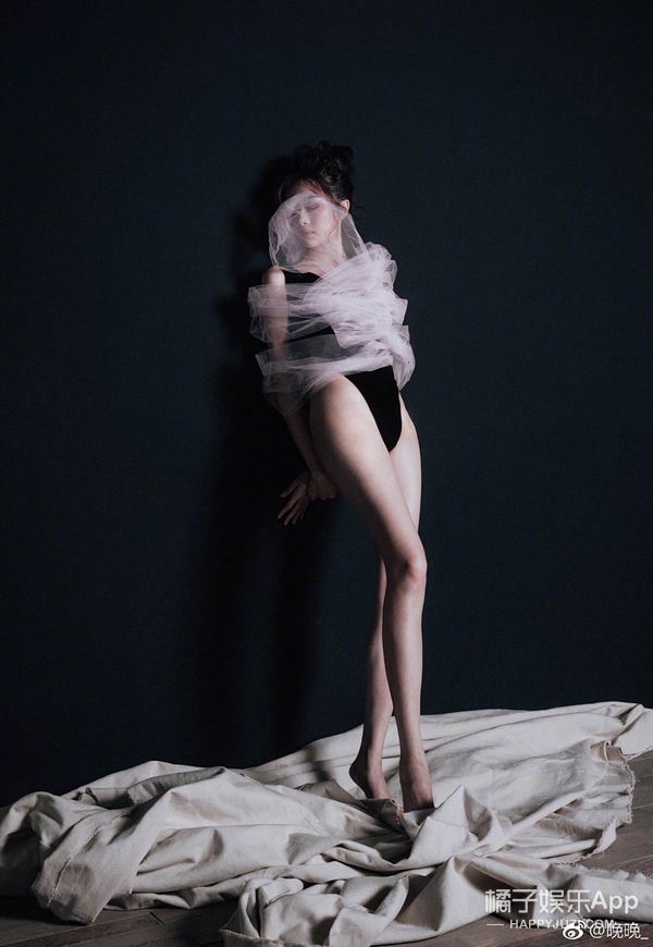 网红鼻祖晚晚和舒淇同框比美赢了？妆容穿搭都有小心机，来抄作业