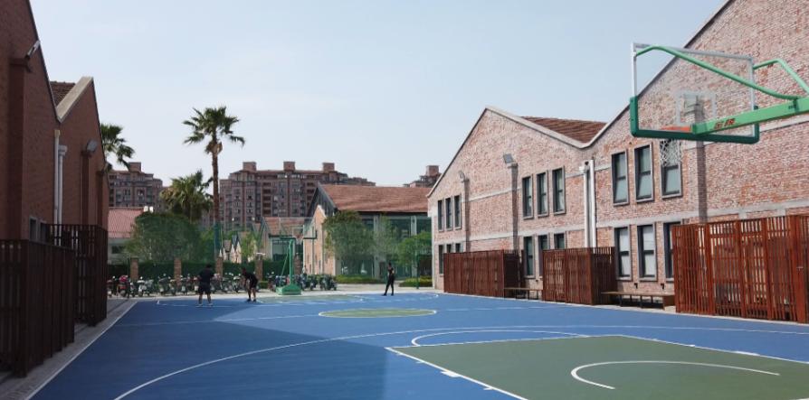 松江免费羽毛球场地,打篮球找不到场地