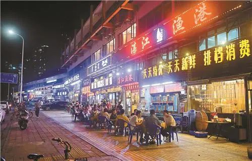 开始“摆摊”啦！深圳街头巷尾“烟火气”渐浓