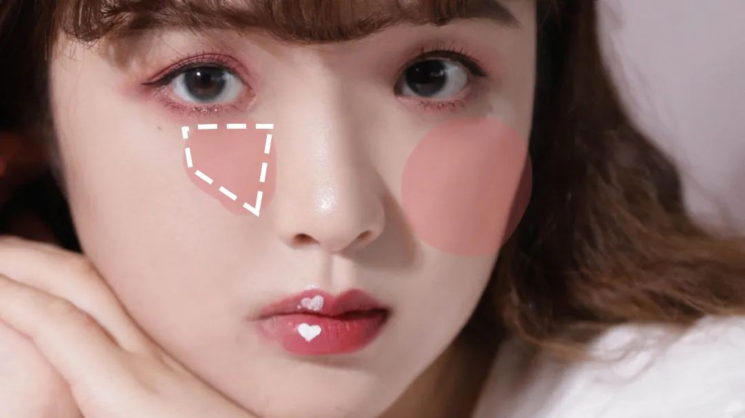 周雨彤泪沟神器,周雨彤的泪沟神器