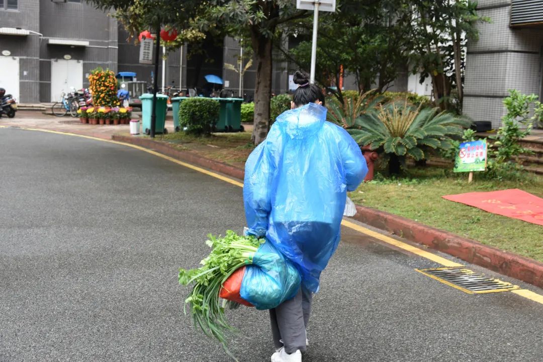 小家大爱|黄双鸟家庭：从采购到维修，这个小家为700多名居民“跑腿”