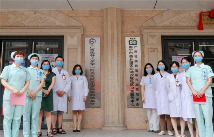 医联体对口帮扶专家坐诊正式开展,专家下沉社区保障零距离