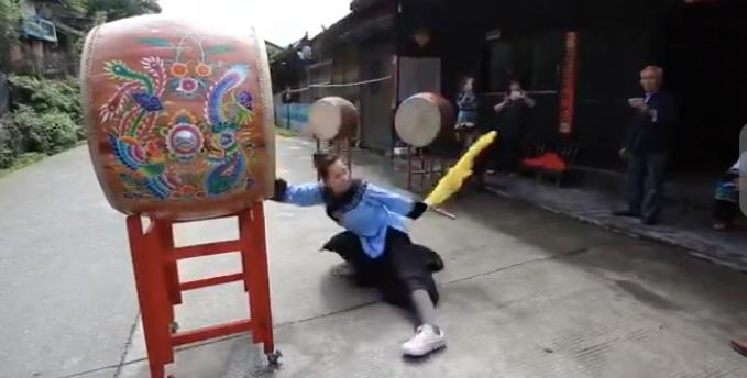 让《男人装》脱销的性感妖姬，如今更绝了