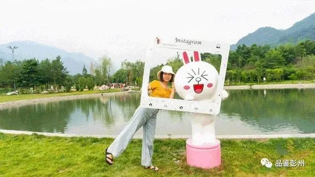 这是一幅堪比74个标准足球场大小的水墨画？彭友：来，做“画中人”