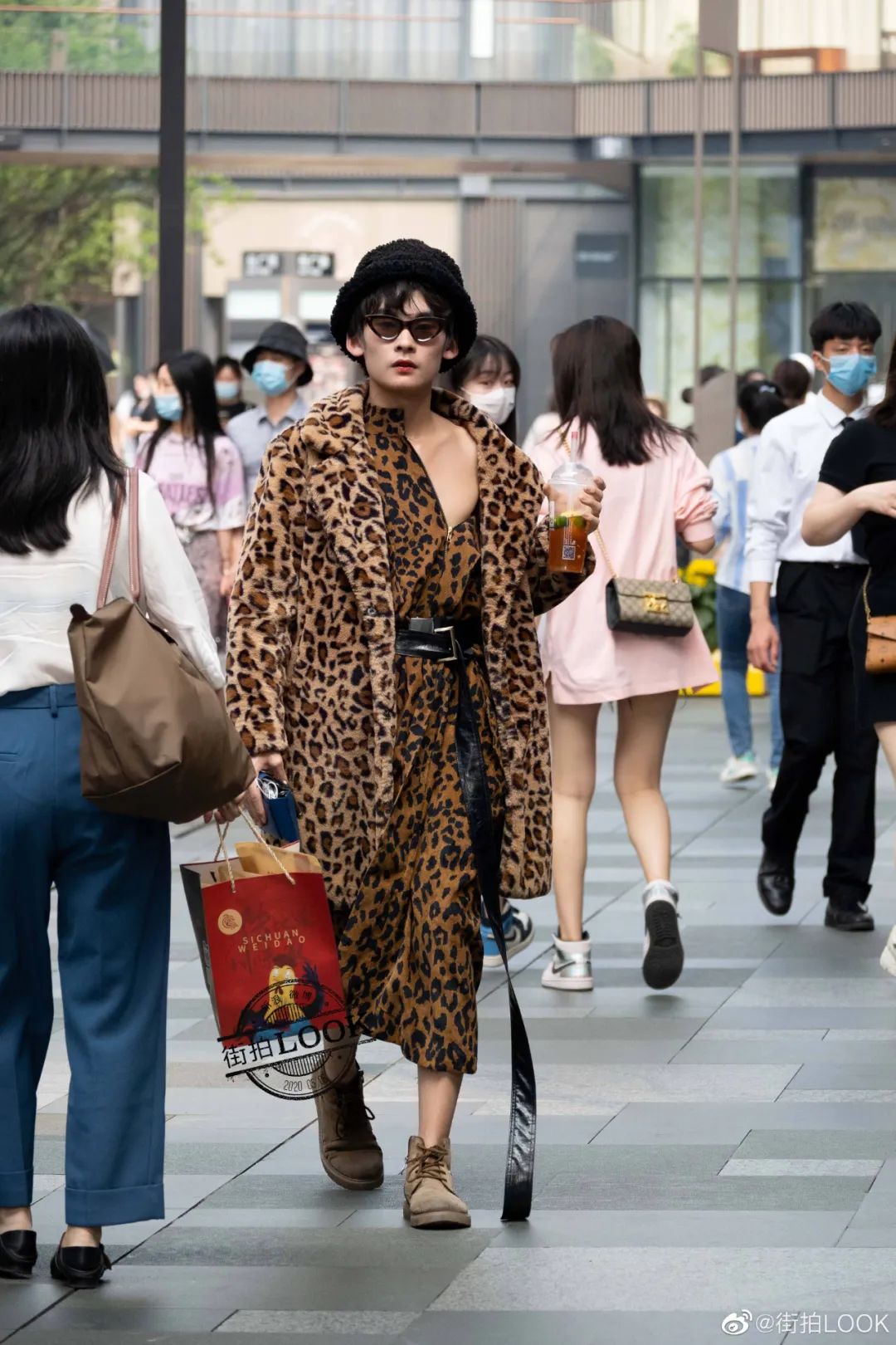 成都太古里街拍出现过哪些网红,成都太古里街拍今日最新潮牌