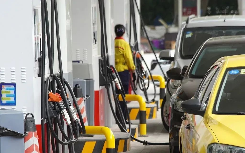 广西挂车高速追尾事故最新消息,广西高速追尾事件最新