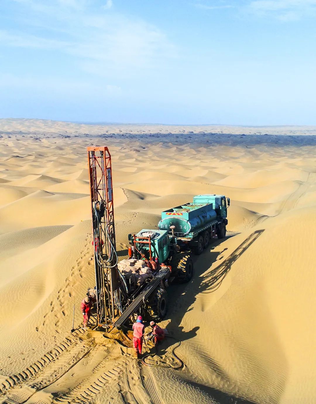 塔里木大沙漠能绿化吗,除了无人区哪里还有戈壁滩