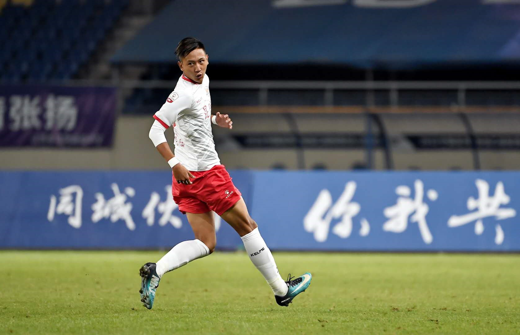 丽江年轻足球运动员在大连,丽江足球小将入选