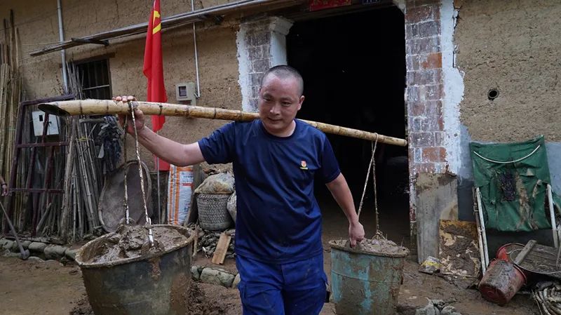 暴雨袭来，大峦口“天降神兵”——危急关头，94户198名群众如何全部安全转移