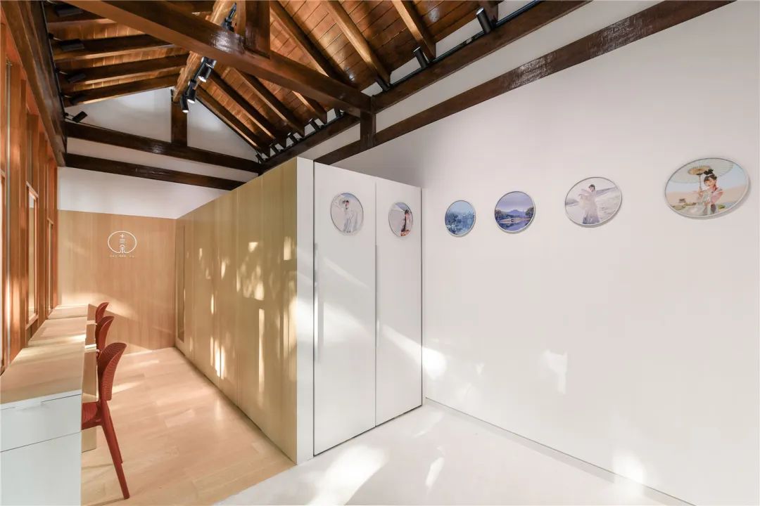 西湖边有汉服体验店吗,西湖旁边的汉服体验馆在哪