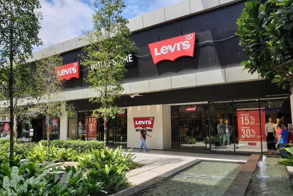 知消周刊|布鲁克斯兄弟等公司申请破产；李维斯、优衣库母公司季度亏损