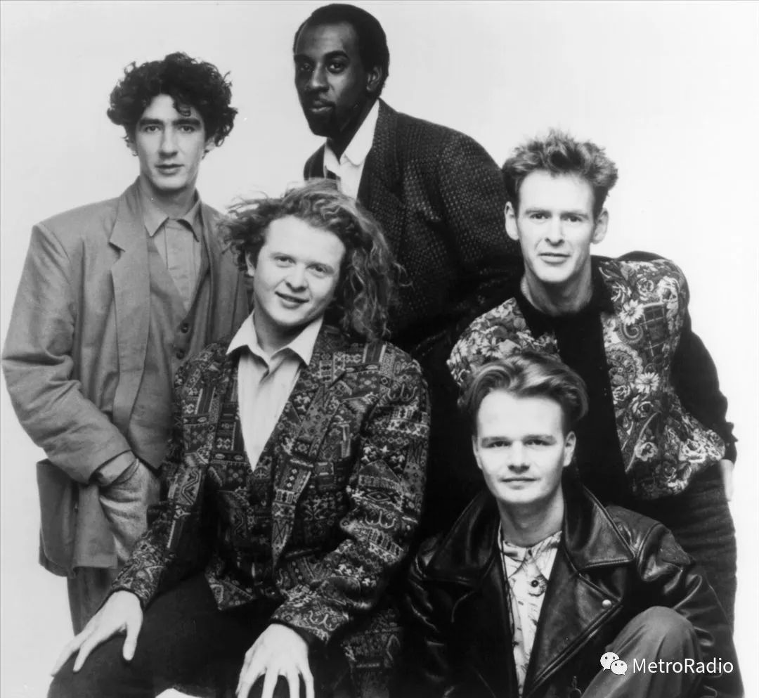 Hey！我们是来自Manchester的就是红乐队！|PluStar