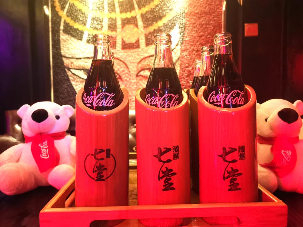 成都的夜，回归了！整个8月，大牌集体跨界酒吧推联名好酒好食，特惠来了→