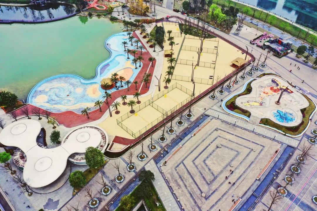 无边泳池、皮划艇湖区、室内篮球馆…原来成都高新的公园里有这么多运动空间！