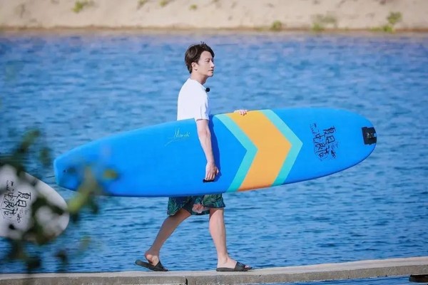 身为富二代的她被骂太做作？“整容式”逆袭的背后难道有高人指点？