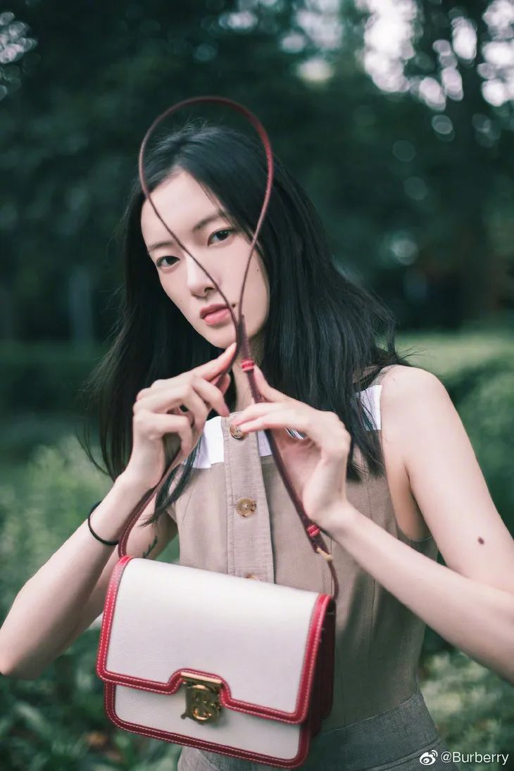 王漫妮同款包包帆布包搭配,王漫妮同款包拼接