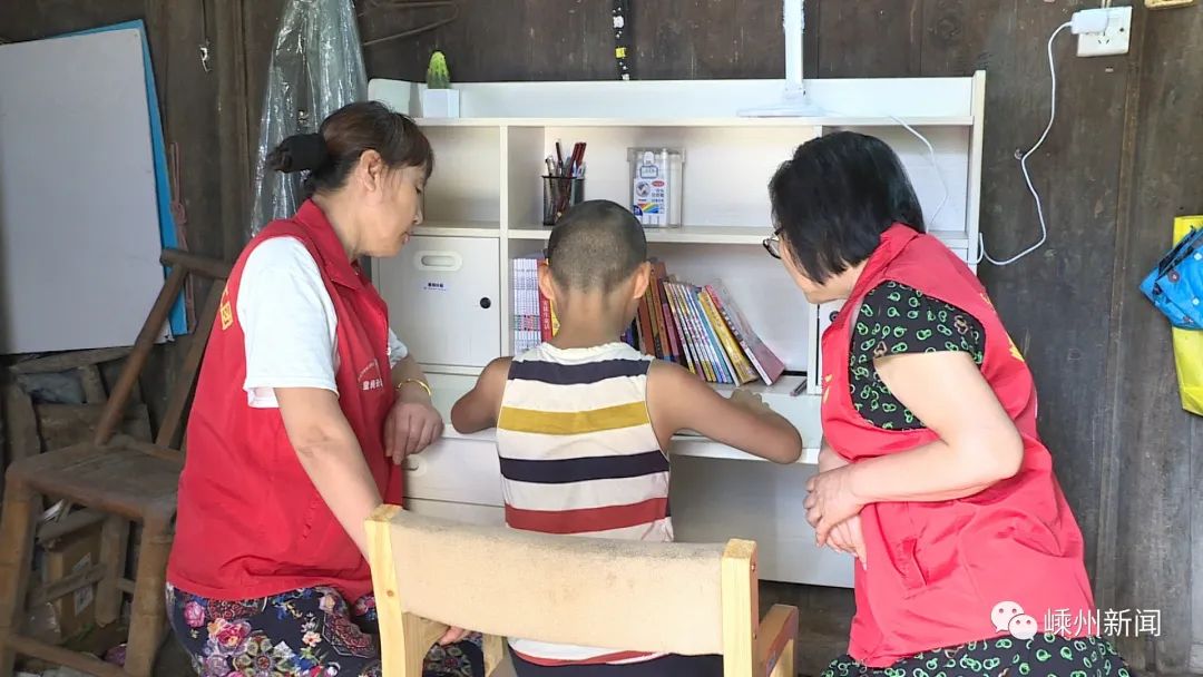 免费送桌子椅子,免费送电脑椅