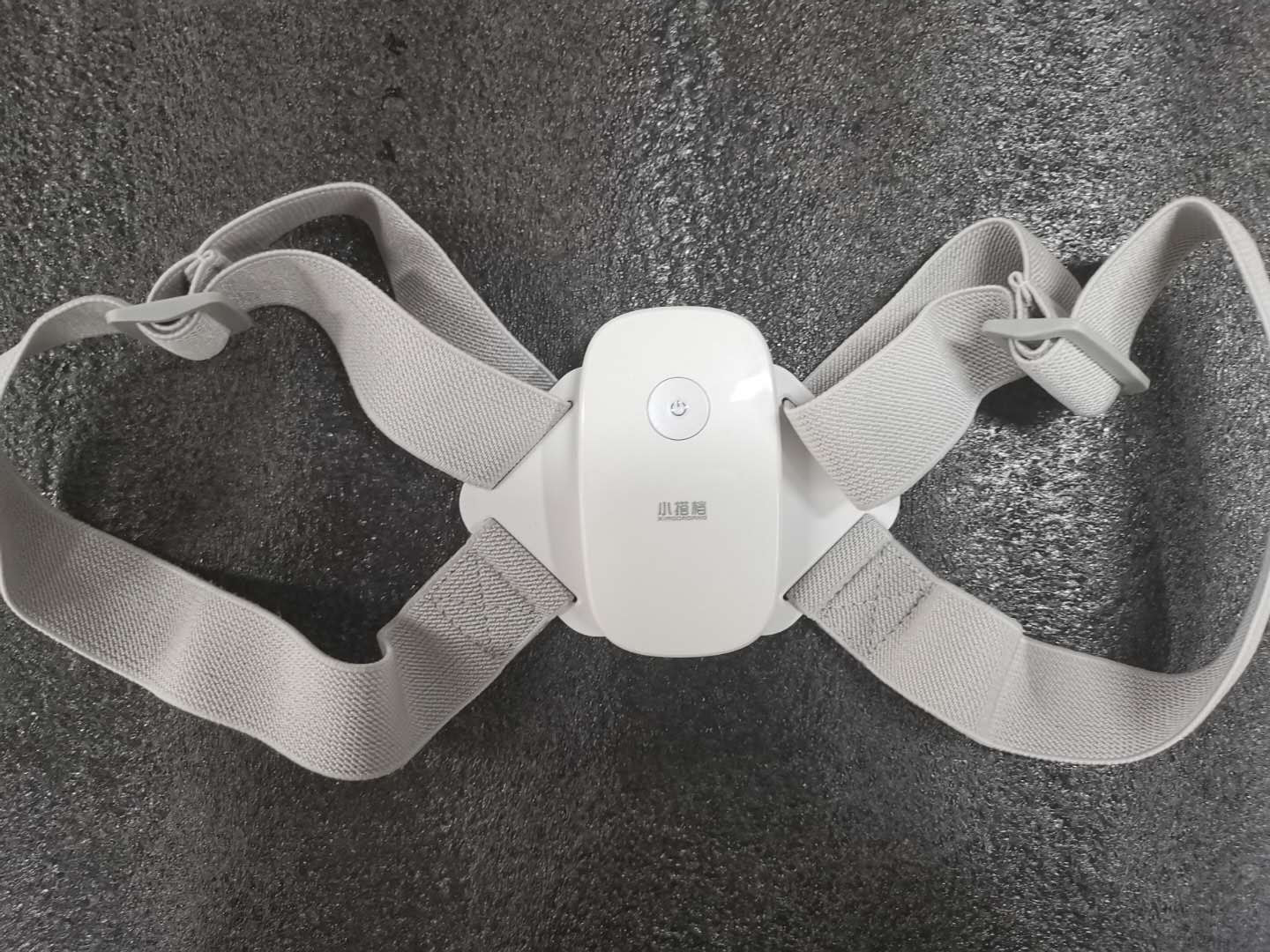 久坐不动的上班族们！这个智能背背佳你值得拥有