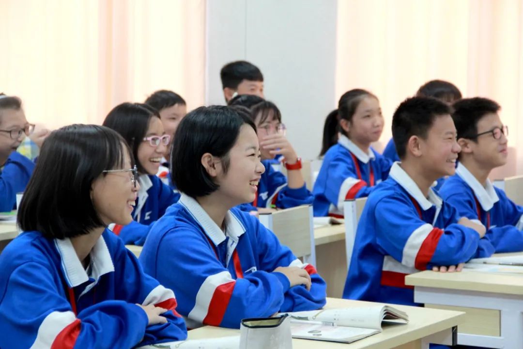 厉害！这所学校有魔力，老师是细节控，学生是自律狂！