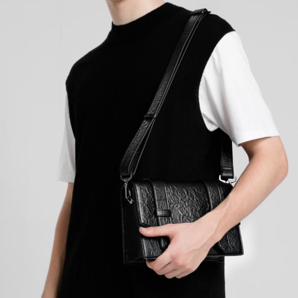 通勤包推荐|容量大、颜值高，走在路上都会被问链接