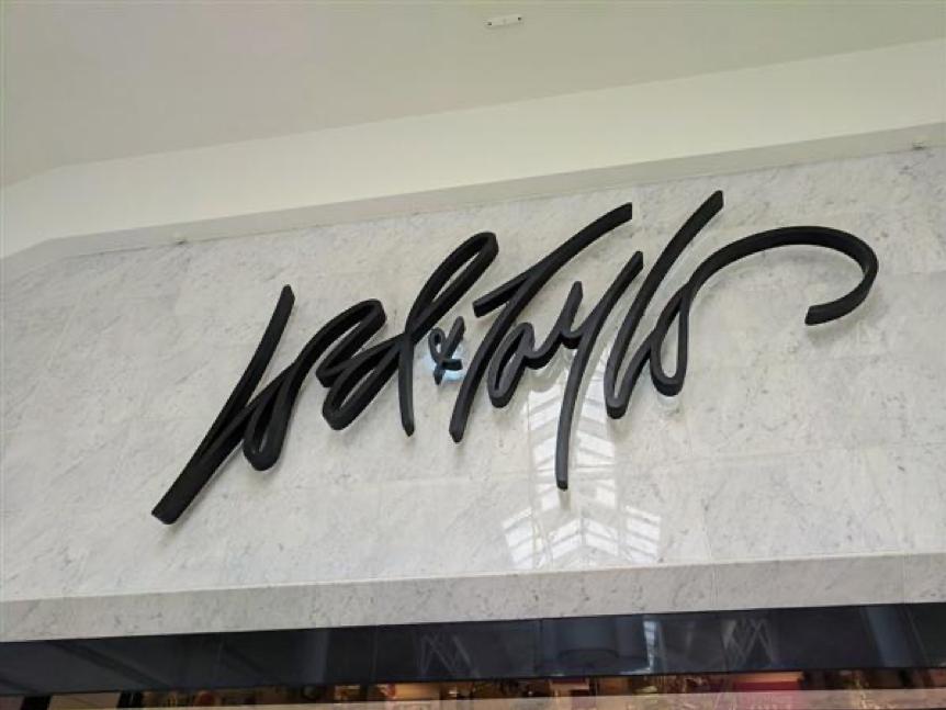 国际资讯｜LV入驻抖音、Burberry在深圳开设咖啡馆、美国LordTaylor百货破产、优衣库关闭韩国9家门店