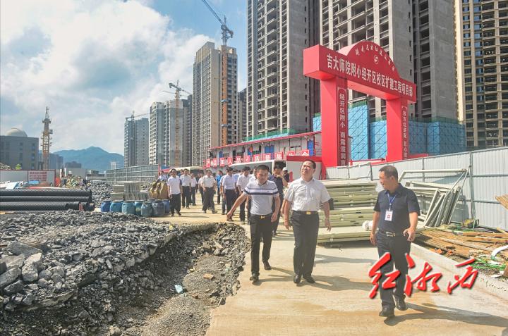 叶红专：先行先试改革创新善作善成打造州域南部核心经济区重要增长极