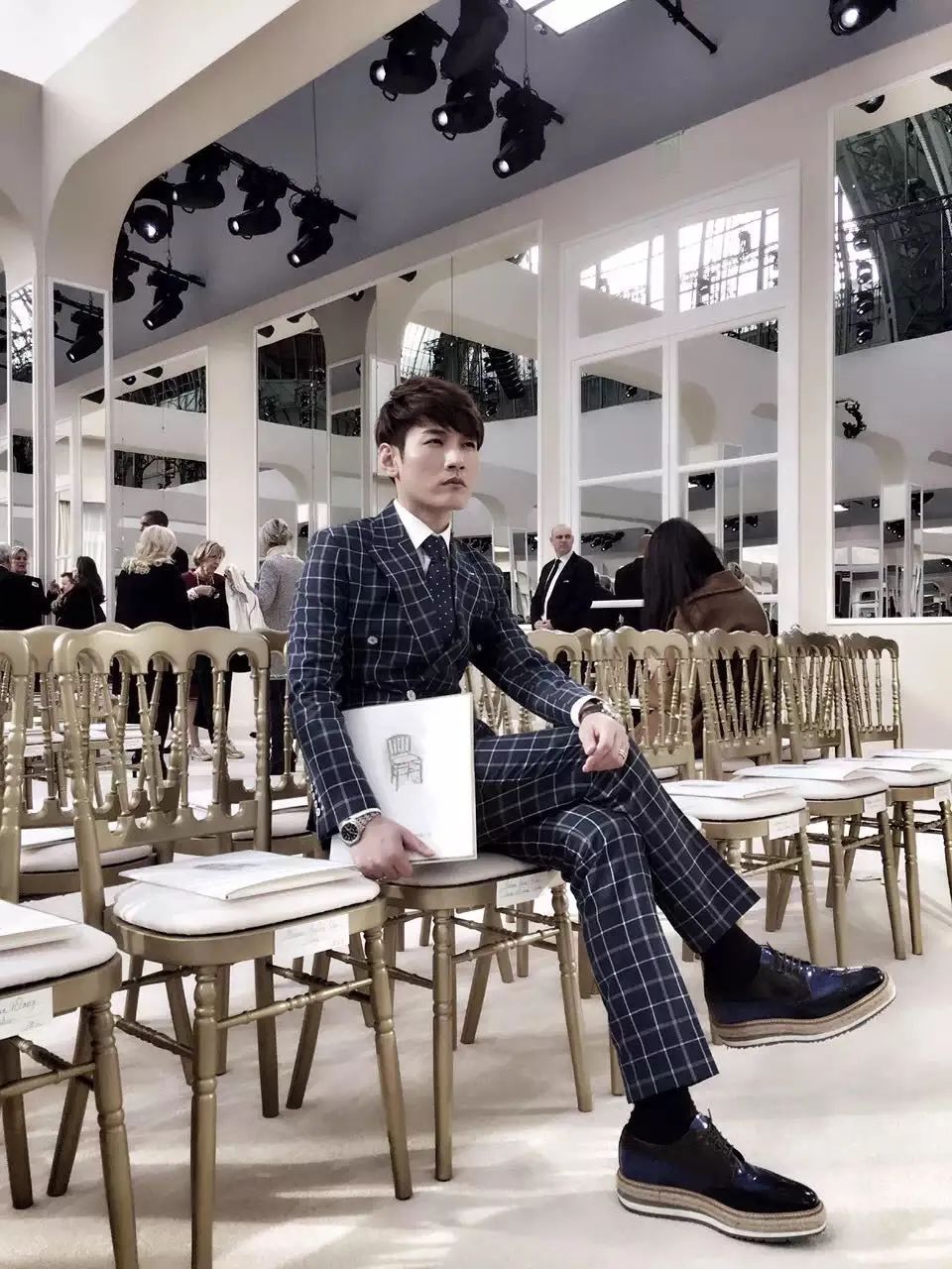 都说男人就是要大包，布耀廉到底谁大包