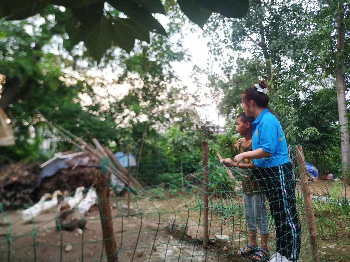 三下乡关爱留守儿童视频,乡村振兴万名学子下乡实践活动