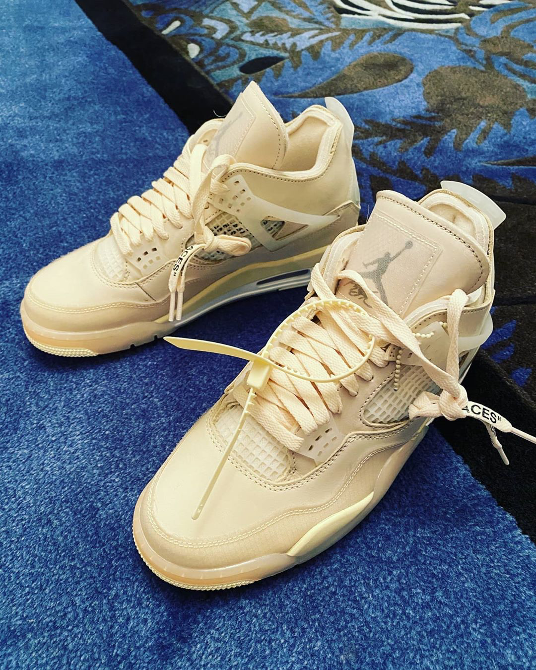 鹿晗ins晒手表,鹿晗深夜发文晒图